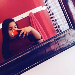 Meet your Posher, Daniela